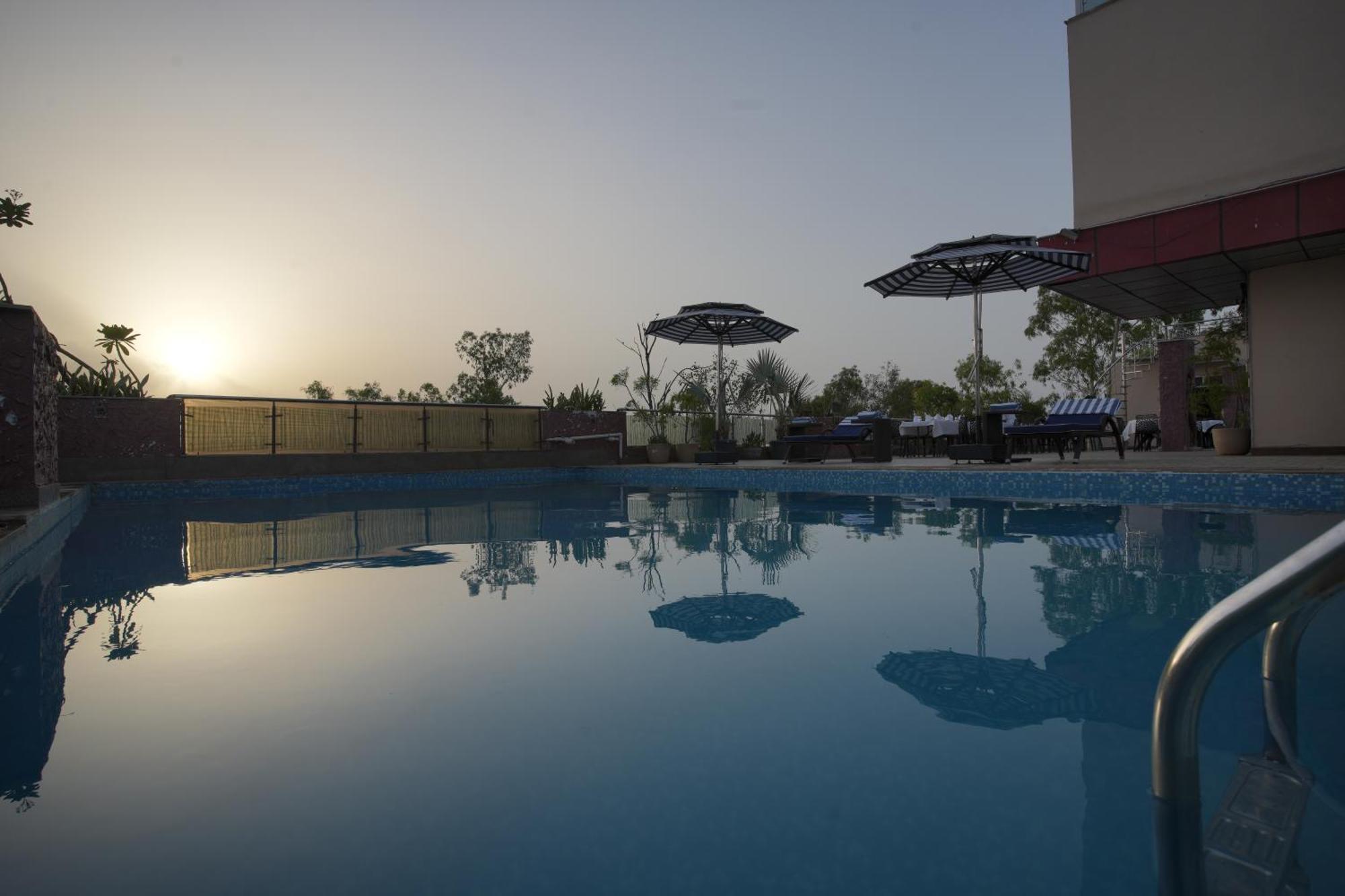 Hotel Atulyaa Taj Agra (Uttar Pradesh) Exterior foto