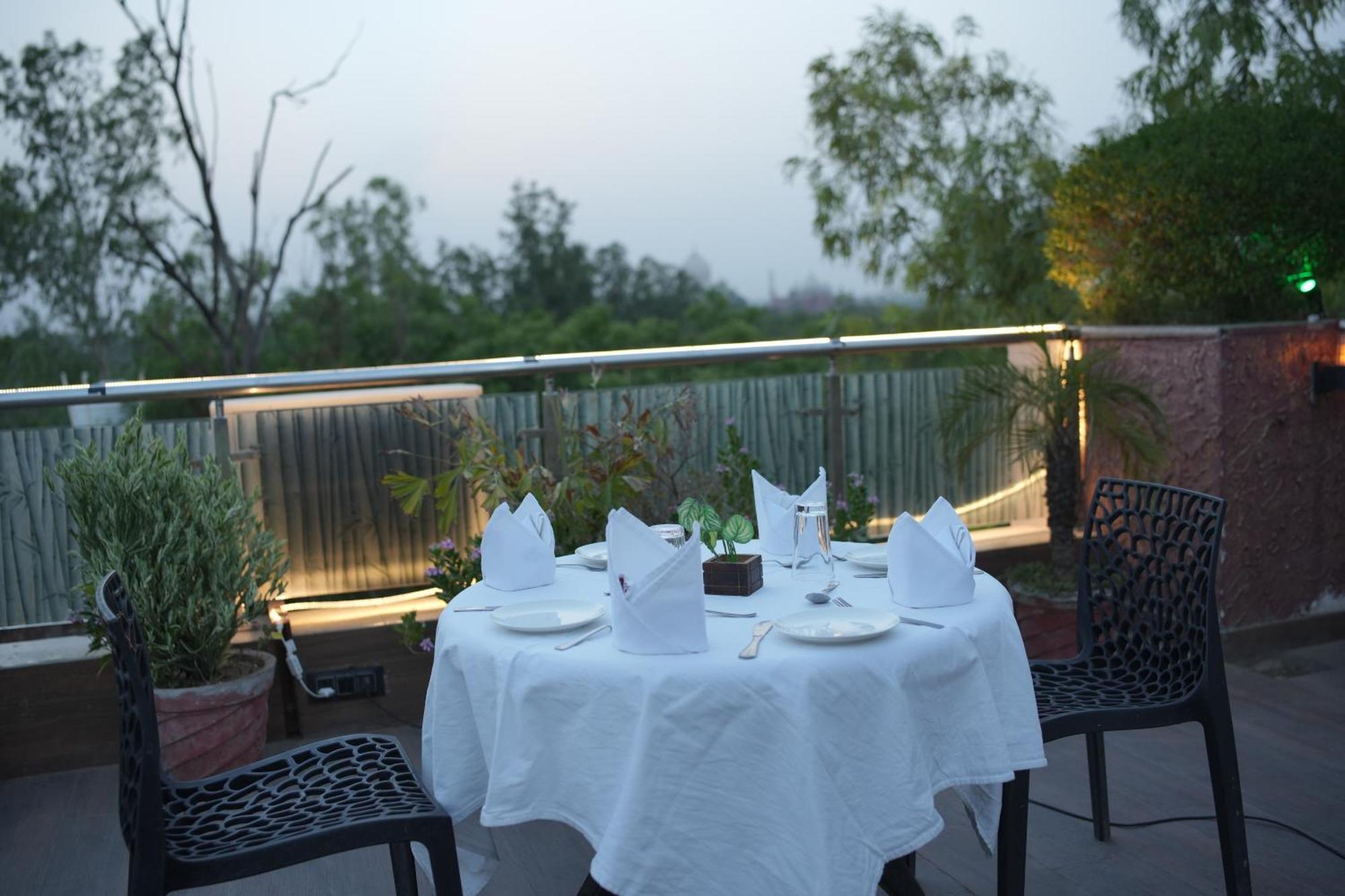 Hotel Atulyaa Taj Agra (Uttar Pradesh) Exterior foto